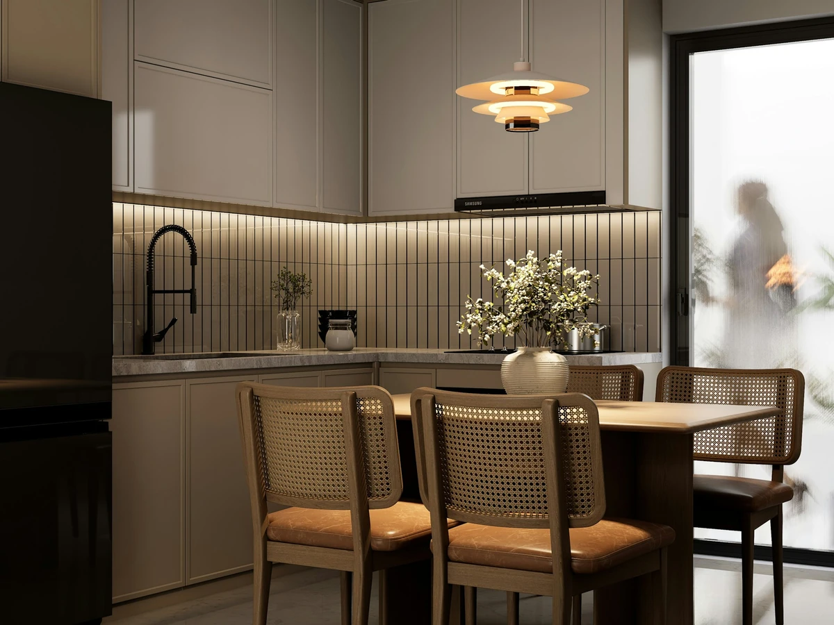 Dapur modern dengan meja makan; foto stok